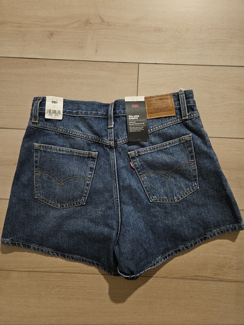 Levi's Women's Dark Blue Classic Denim Shorts 80's Mom Jean Shorts Size 30